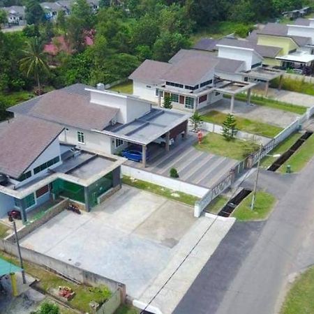 Dlayaran Villa Guest House Kuala Rompin Exterior photo