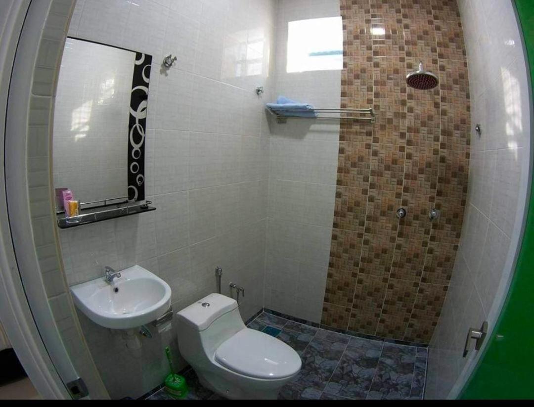 Dlayaran Villa Guest House Kuala Rompin Exterior photo